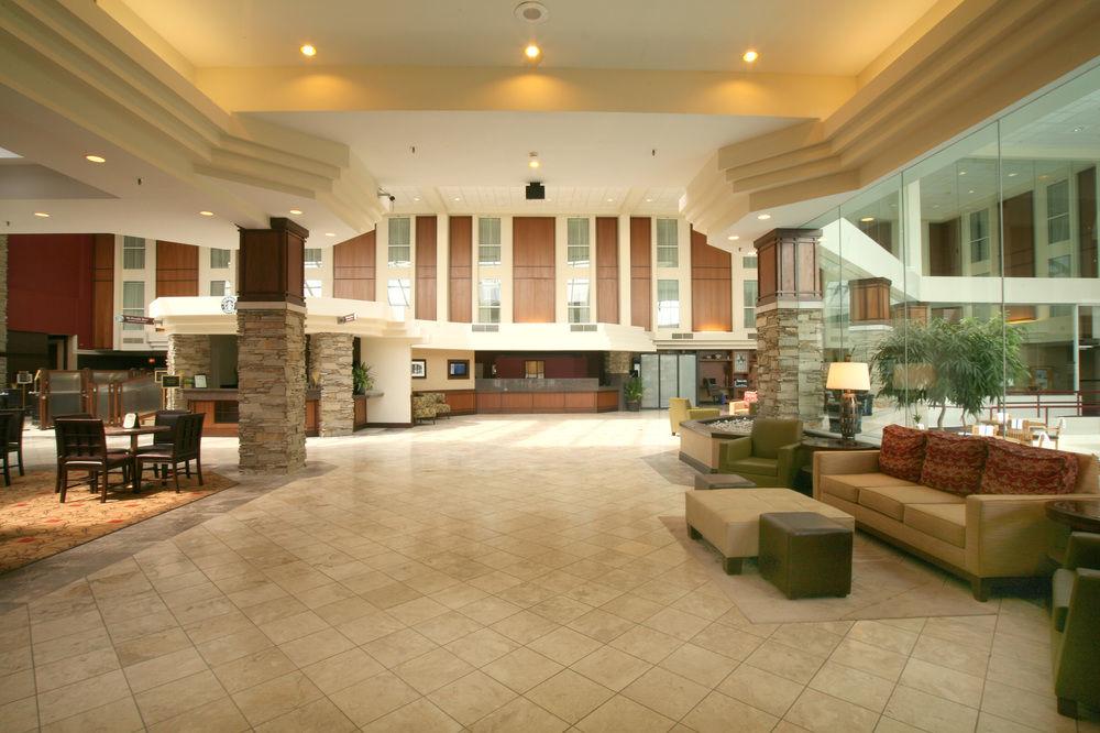 Hotel Doubletree By Hilton Madison East Exterior foto