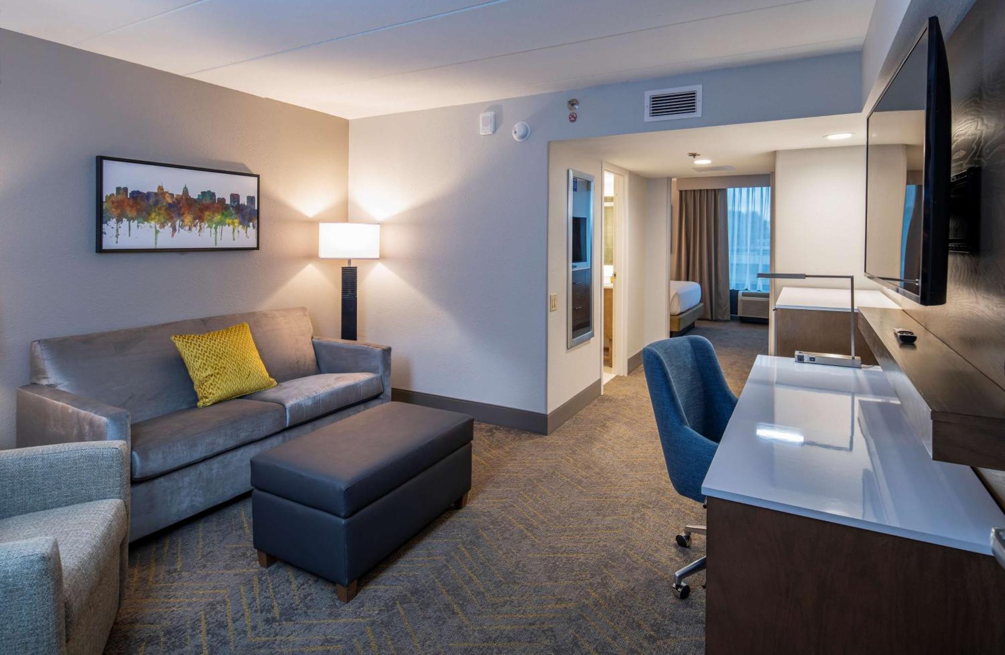 Hotel Doubletree By Hilton Madison East Exterior foto